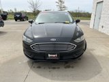 Used 2018 Ford Fusion SE image 2