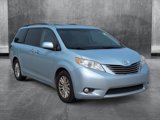 Used 2015 Toyota Sienna XLE image 3