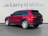 Used 2020 Jeep Grand Cherokee Laredo image 3