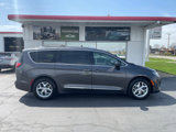 Used 2018 Chrysler Pacifica Touring-L Plus w/ Tire & Wheel Group image 2