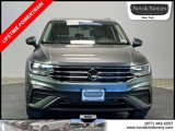 Used 2022 Volkswagen Tiguan SE image 2