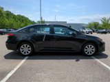 Used 2022 Toyota Corolla LE image 3