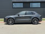 Certified 2024 Porsche Macan image 2