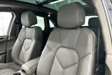 Certified 2024 Porsche Macan image 5
