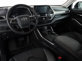 Used 2021 Toyota Highlander XLE image 3