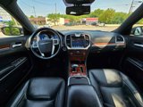 Used 2013 Chrysler 300 image 4