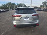 Used 2020 Toyota Highlander XLE image 6