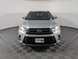 Used 2017 Toyota Highlander SE image 2