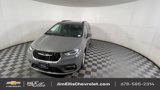 Used 2022 Chrysler Pacifica Touring-L image 3