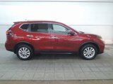 Used 2018 Nissan Rogue SV image 2