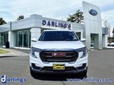 Used 2024 GMC Terrain SLE w/ Driver Convenience Package image 2