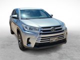 Used 2019 Toyota Highlander LE image 2