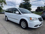 Used 2014 Chrysler Town & Country Touring image 2