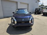Used 2022 Mitsubishi Outlander SE image 2