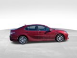Used 2018 Toyota Camry LE image 2