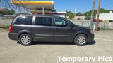 Used 2016 Chrysler Town & Country Touring image 2