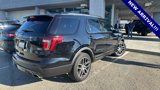 Used 2017 Ford Explorer Sport image 3
