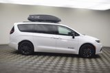 New 2025 Chrysler Pacifica Select image 3