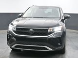 Used 2024 Volkswagen Taos SE w/ MDO Package image 2