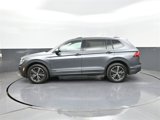 Used 2018 Volkswagen Tiguan SEL image 2