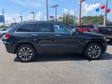 Used 2017 Jeep Grand Cherokee Overland image 2