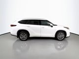 Used 2022 Toyota Highlander Platinum image 4