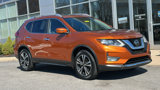 Used 2020 Nissan Rogue SV w/ Sun & Sound Touring Package image 2