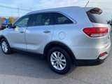 Used 2017 Kia Sorento LX image 3