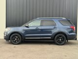 Used 2017 Ford Explorer XLT image 2