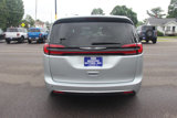 Used 2023 Chrysler Pacifica Touring-L image 4