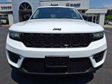 Used 2023 Jeep Grand Cherokee Limited w/ Black Appearance Package image 3
