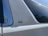 Used 2018 Chevrolet Suburban LT image 3
