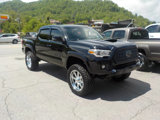 Used 2018 Toyota Tacoma TRD Sport image 5