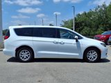 Used 2023 Chrysler Voyager LX image 3