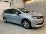 Used 2023 Chrysler Voyager LX image 2
