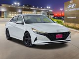 Used 2022 Hyundai Elantra SEL image 3