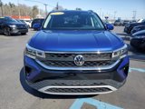 Certified 2022 Volkswagen Taos SE w/ Panoramic Sunroof Package image 2
