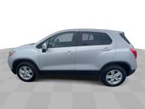 Used 2022 Chevrolet Trax LS w/ Tint and Cruise Package image 5