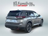 Used 2024 Nissan Rogue SV image 3