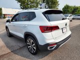 Used 2022 Volkswagen Taos SE image 3