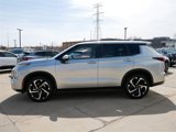 Used 2023 Mitsubishi Outlander SE image 4