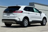 Used 2023 Ford Edge SEL image 3