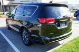 Used 2017 Chrysler Pacifica Limited image 4