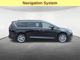Used 2017 Chrysler Pacifica Touring-L w/ Tire & Wheel Group image 4