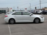 Used 2022 Toyota Corolla LE image 2