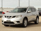 Used 2016 Nissan Rogue SV image 3