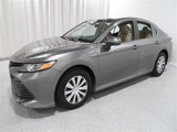Used 2018 Toyota Camry LE image 3
