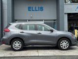 Used 2017 Nissan Rogue S image 2