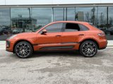 Certified 2025 Porsche Macan image 2