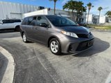 Used 2019 Toyota Sienna L image 2